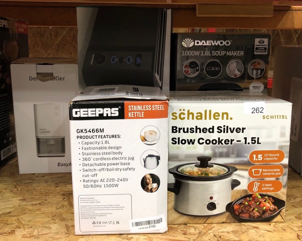 QUANTITY OF KITCHEN & APPLIANCES ITEMS TO INCLUDE SCHALLEN STAINLESS STEEL STEW AND STIR SLOW COOKER COOKING MACHINE, FAMILY SIZED, ENERGY EFFICIENT, REMOVABLE CERAMIC POT, BRUSHED SILVER (1.5 LITRE)