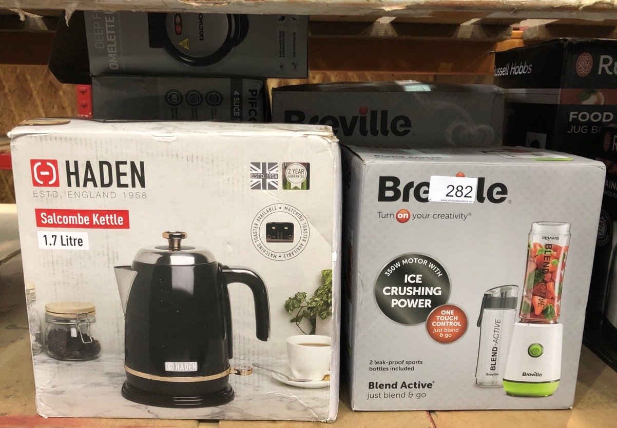 QUANTITY OF ITEMS TO INCLUDE HADEN SALCOMBE BLACK KETTLE - 1.7L CORDLESS KETTLE - FAST BOIL 3KW - STAINLESS STEEL KETTLE WITH QUIET OPERATION, AUTO SHUT-OFF, BOIL-DRY PROTECTION, REMOVABLE LIMESCALE