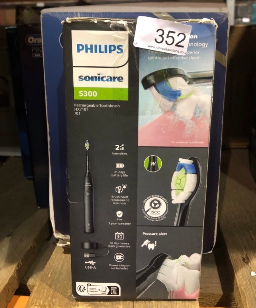 QUANTITY OF HEALTH & BEAUTY ITEMS TO INCLUDE PHILIPS SONICARE 5300 ELECTRIC TOOTHBRUSH, SONIC TOOTHBRUSH WITH 2 INTENSITY LEVELS, PRESSURE ALERT, EASYSTART, SMARTIMER AND BRUSHPACER, BLACK, MODEL HX7