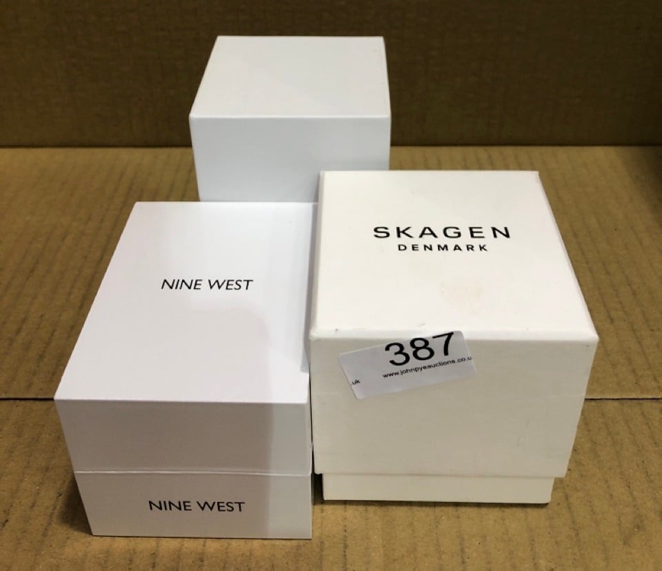 QUANTITY OF WATCHES ITEMS TO INCLUDE NINE WEST WOMEN'S STRAP WATCH, NW/2670GPWT: LOCATION - C