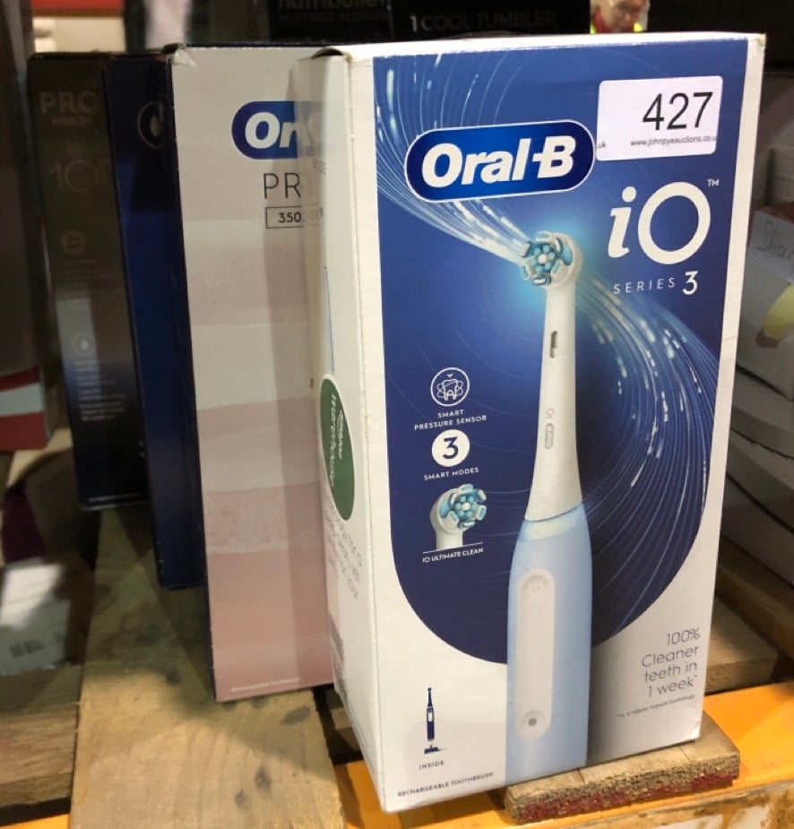 QUANTITY OF ITEMS TO INCLUDE ORAL-B IO3 ELECTRIC TOOTHBRUSH FOR ADULTS, MOTHERS DAY GIFTS FOR HER / HIM, 1 TOOTHBRUSH HEAD, 3 MODES WITH TEETH WHITENING,  UK PLUG, BLUE: LOCATION - C