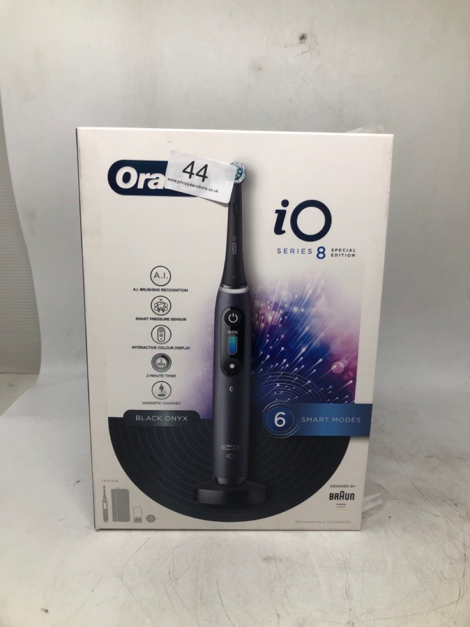 ORAL-B IO8 ELECTRIC TOOTHBRUSH FOR ADULTS, APP CONNECTED HANDLE, 1 ULTIMATE CLEAN TOOTHBRUSH HEAD & MAGNETIC POUCH, 6 MODES, TEETH WHITENING,  UK PLUG.: LOCATION - A