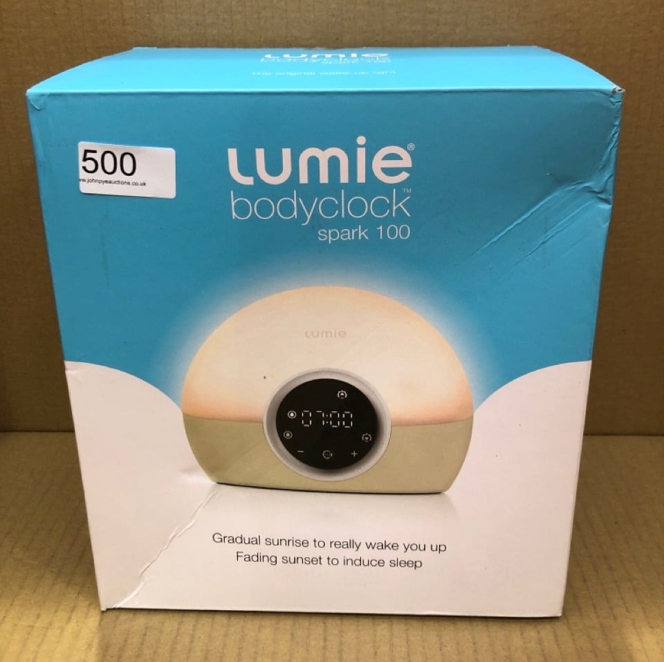 1 X LUMIE BODYCLOCK SPARK 100 - WAKE-UP LIGHT ALARM CLOCK WITH SLEEP SUN, WHITE/OFF-WHITE.: LOCATION - D