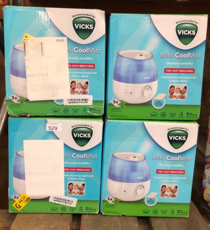 QUANTITY OF HEALTH & BEAUTY ITEMS TO INCLUDE VICKS MINI COOL MIST ULTRASONIC HUMIDIFIER - ADJUSTABLE MIST CONTROL - 1.8 L TANK - HOME USE IN BEDROOMS, OFFICES, NURSERIES - ROOMS TO 15M2 - QUIET OPERA