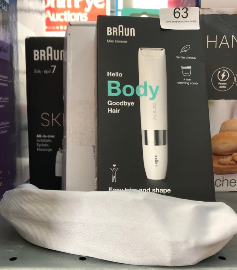 QUANTITY OF HEALTH & BEAUTY ITEMS TO INCLUDE BRAUN BODY MINI TRIMMER, GENTLE BODY HAIR REMOVAL, PRECISION TRIMMER, WET & DRY, 100% WATERPROOF, BS1000, WHITE: LOCATION - A