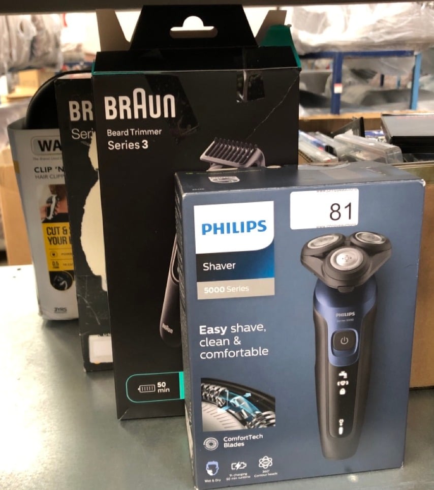 QUANTITY OF HEALTH & BEAUTY ITEMS TO INCLUDE PHILIPS SHAVER SERIES 5000 - WET & DRY ELECTRIC MEN'S SHAVER IN METALLIC BLUE WITH PRECISION TRIMMER AND SOFT POUCH TRAVEL CASE (MODEL S5465/18): LOCATION