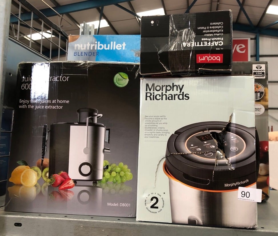 QUANTITY OF KITCHEN & APPLIANCES ITEMS TO INCLUDE MORPHY RICHARDS COMPACT SOUP MAKER, BLEND & COOK SMOOTH & CHUNKY SOUP, SMOOTHIES, BLACK & STAINLESS STEEL, 1 LITRE, 900 W, 501021: LOCATION - A