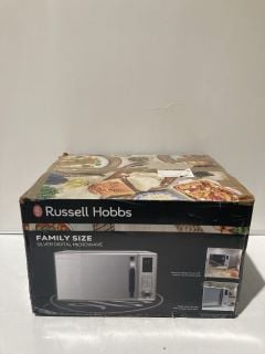 RUSSELL HOBBS FAMILY SIZED SILVER DIGITAL MICROWAVE