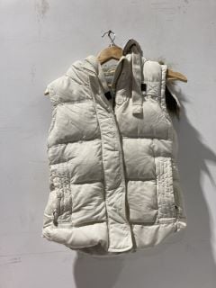 A BOX TO INCLUDE SUPERDRY UNIVERSITY WHITE GILET WOMENS SMALL