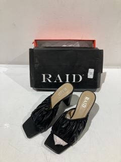 RAID HEELS BLACK SIZE 3