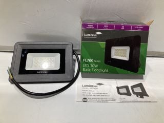 BOX OF LUMINEUX LED 30W BASIC FLOODLIGHT UP TO 2850 LUMENS BRIGHT