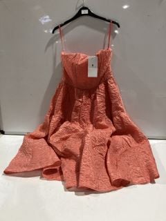 FOREVER UNIQUE CORAL DRESS SIZE  10