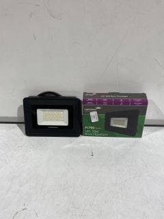 4 X LUMINEUX FL700 SERIES LED 30W BASIC FLOODLIGHT