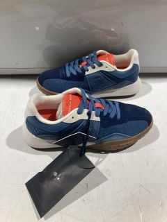 1 X TOMMY HILFIGER TRAINERS BLUE/WHITE/ORANGE SIZE 6/12