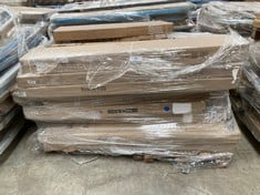 PALLET OF VARIOUS MODELS OF FURNITURE INCLUDING CANAPÉ DRAWER (MAY BE BROKEN OR INCOMPLETE).