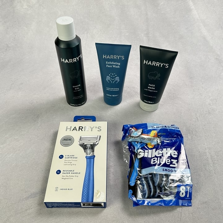 Harry's Grooming Products And Razor And Pack Of Gillette Blue 3 Smooth Razors (VAT ONLY PAYABLE ON BUYERS PREMIUM) (BAAP54)