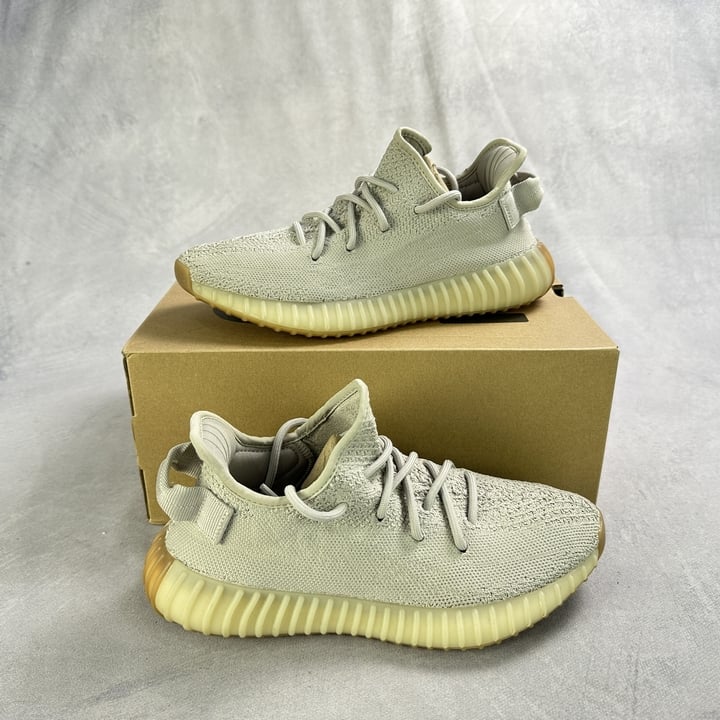 Adidas Yeezy Boost 350 V2 Sneakers CP9366 With Box - Size UK 6.5 (VAT ONLY PAYABLE ON BUYERS PREMIUM)