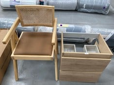 2 X HOUSEHOLD ITEMS INCLUDING BATHROOM FURNITURE .