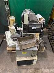 Pallet of Assorted Kitchen Appliances