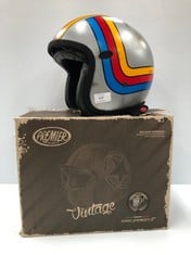 VINTAGE COLOURED MOTORBIKE HELMET SIZE M-LOCATION 17A.