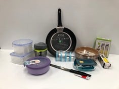 RANGE OF COOKWARE INCLUDING FRYING PAN - LOCATION 41C.