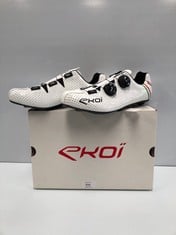 EKOI CYCLING SHOES WHITE COLOUR SIZE 42 - LOCATION 15C.