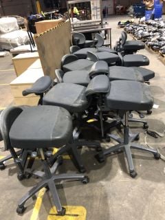 20X BLACK SWIVEL CHAIRS