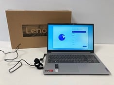 LAPTOP LENOVO IDEAPAD 1 15AMN7 512 GB (ORIGINAL RRP - 549,00 €) IN BLACK. (WITH BOX AND CHARGER, SCRATCHES ON SCREEN, SEE IN PHOTOS / ONLY WORKS WHEN PLUGGED IN). AMD RYZEN 5 7520U, 16 GB RAM, , AMD