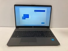 LAPTOP HP 250 G9 256GB (ORIGINAL PRICE - 559,90 EUROS) IN SILVER (WITH CHARGER - WITHOUT BOX, KEYBOARD WITH FOREIGN DISTRIBUTION). INTEL CELERON N4500, 8 GB RAM, , INTEL UHD GRAPHICS [JPTZ7985].