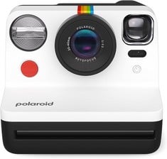 POLAROID NOW CAMERA (ORIGINAL RRP - £119.99) IN WHITE AND BLACK. (WITH BOX) [JPTC72745]