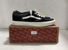 VANS ROWLEY CLASSIC TRAINERS BLACK/MARSHMALLOW - SIZE 11