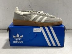 ADIDAS HANDBALL SPEZIAL WOMENS TRAINERS GREY/WHITE - SIZE 6