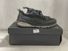 ECCO ULT-TRN WOMENS TRAINERS GREY - SIZE 5-5.5