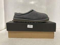 UGG TASMAN MENS UGG SLIPPERS IN GREY IN SIZE 7 - RRP - £100