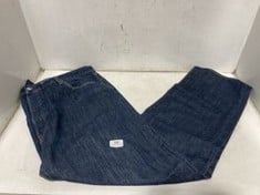 LEVI'S 501 BLUE JEANS - SIZE W42 L32