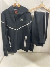 NIKE BLACK ZIP-UP HOODIE - SIZE M TO INCLUDE NIKE BLACK JOGGERS - SIZE M