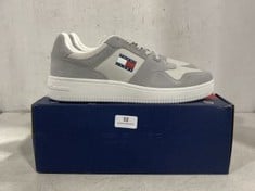 TOMMY JEANS MENS BASKETBALL SHOES IN LEATHER IN SIZE EU 46 - RRP - £90