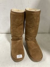 UGG AUSTRALIA CLASSIC TALL BOOTS CHESTNUT SIZE 6.5 RRP- £230