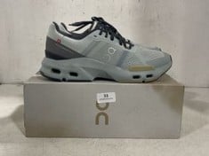 QU ON CLOUDSWIFT TRAINERS IN WHITE - RRP - £150