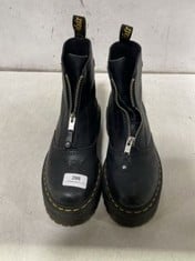 WOMENS DR MARTENS ANKLE BOOTS IN BLACK SIZE 6