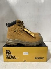 DEWALT STEEL TOE CAP AND PLATE MENTOR SAFETY BOOTS IN HONEY SIZE 8