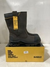 DEWALT COMPOSITE TOE AND PLATE MILLINGTON SAFETY BOOTS IN BROWN SIZE 8 - RRP £110