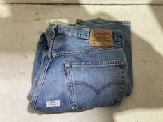 MENS LEVI JEANS W38 L32