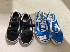 2 X ASSORTED CHILDRENS CONVERSE TO INCLUDE BLUE CONVERSE SIZE C11