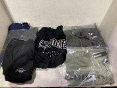 6 X ASSORTED ADULTS CLOTHING TO INCLUDE BENCH SWEATSHIRT IN GREY SIZE M