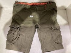 SUPERDRY MENS CARGO SHORTS IN KHAKI SIZE M