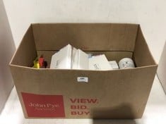 BOX OF ASSORTED BEAUTY PRODUCTS/ITEMS TO INCLUDE WELLA FUSION SHAMPOO 1L