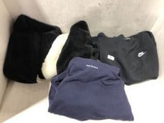 3 X ASSORTED CLOTHING TO INCLUDE NIKE SWEATSHIRT IN BLACK SIZE S