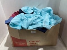 BOX OF ASSORTED ADULTS CLOTHING TO INCLUDE JOGGERS IN TURQUOISE-SIZE XL