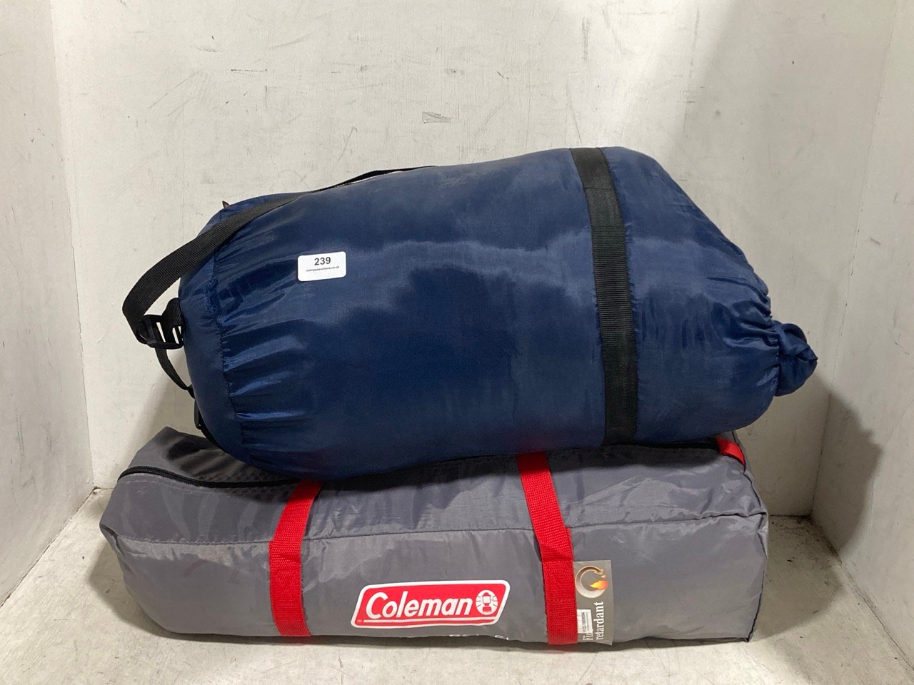 DOUBLE 250 SLEEPING BAG TO INCLUDE COLEMAN FRONT PORCH ATTACHMENT